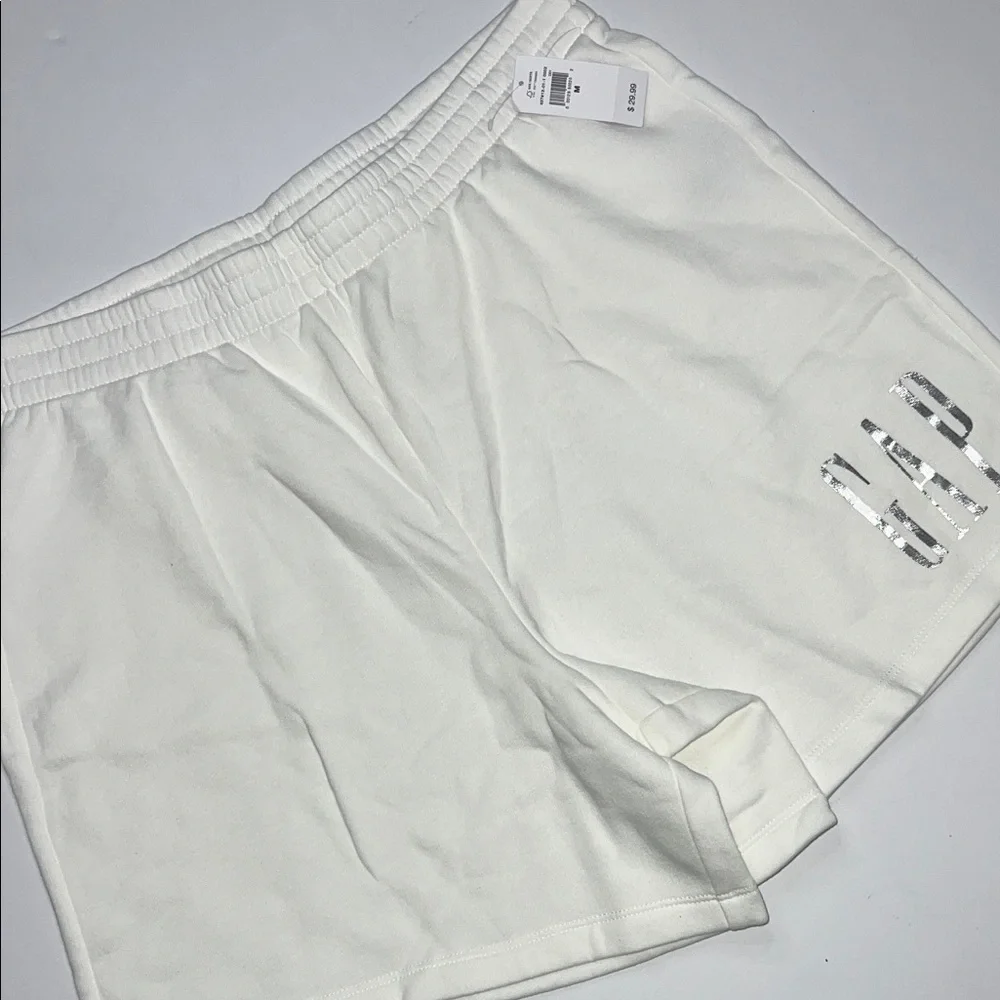 GAP  Athletic White Shorts Men’s  size Medium